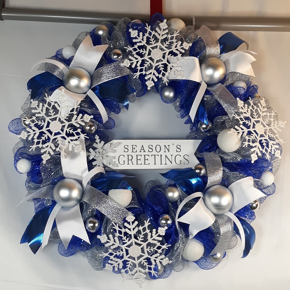 Christmas or Winter Wreath - Picture 2 of 2